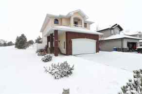 Just listed SW Southridge Homes for sale 115 Saamis Rotary Way SW in SW Southridge Medicine Hat 