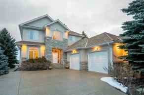 Just listed Paradise Canyon Homes for sale 130 Canyon Close W in Paradise Canyon Lethbridge 