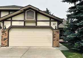 Just listed Collingwood Homes for sale 57 Confederation Villas NW in Collingwood Calgary 