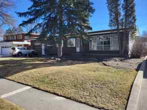 Just listed Lakeview Homes for sale 3520 South Parkside Drive S in Lakeview Lethbridge 
