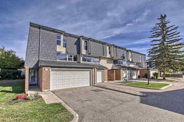 343 Brae Glen Road SW in  Calgary MLS® #A2080134