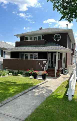 1533 19 Avenue NW in Capitol Hill Calgary