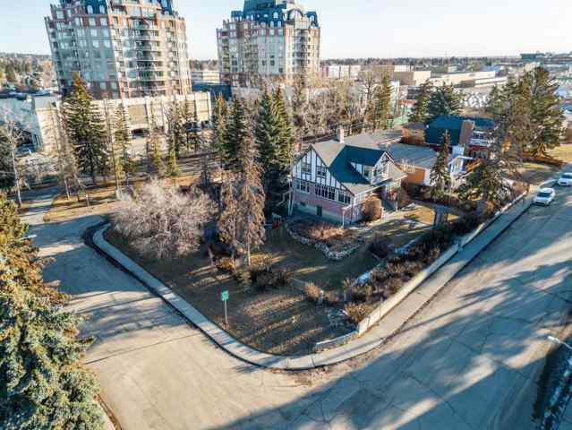 1736 13 Avenue NW in Hounsfield Heights/Briar Hill Calgary