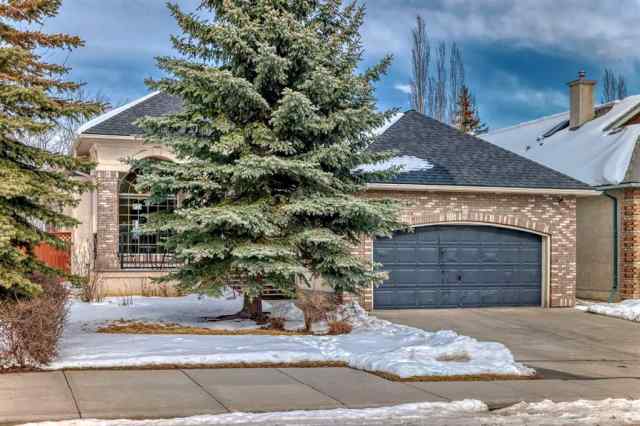 1305 Strathcona Drive SW in  Calgary MLS® #A2118302