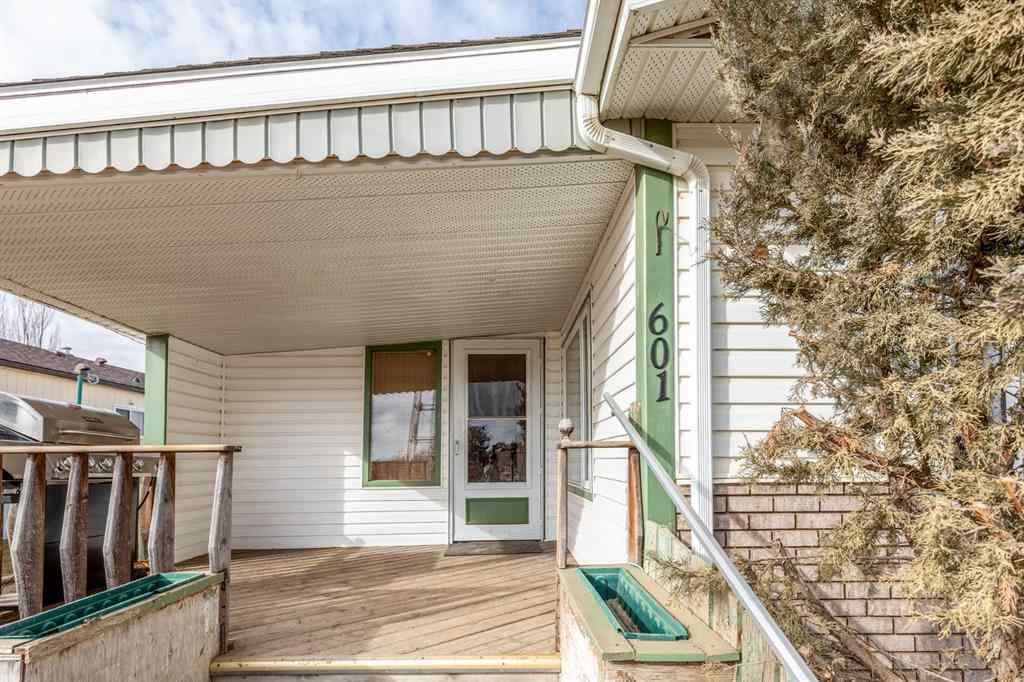 601 4 Street W Bow Island, Alberta, T0K 0G0 MLS® A1072013