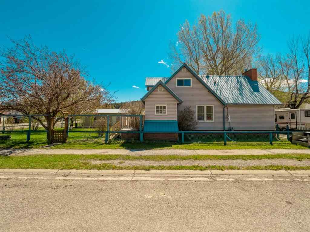 1338 83 Street Crowsnest Pass Ab T0k 0m0 Mls A1079026