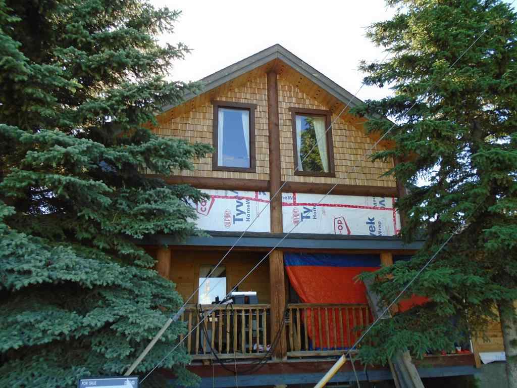 210 Hamilton Avenue Lundbreck, Alberta, T0K 1H0 MLS® A1096107
