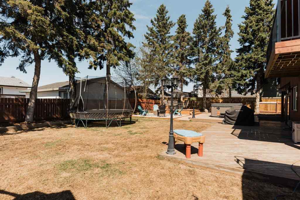 136 Cowley Bay Fort McMurray, Alberta, T9K 1G5 MLS® A1107370
