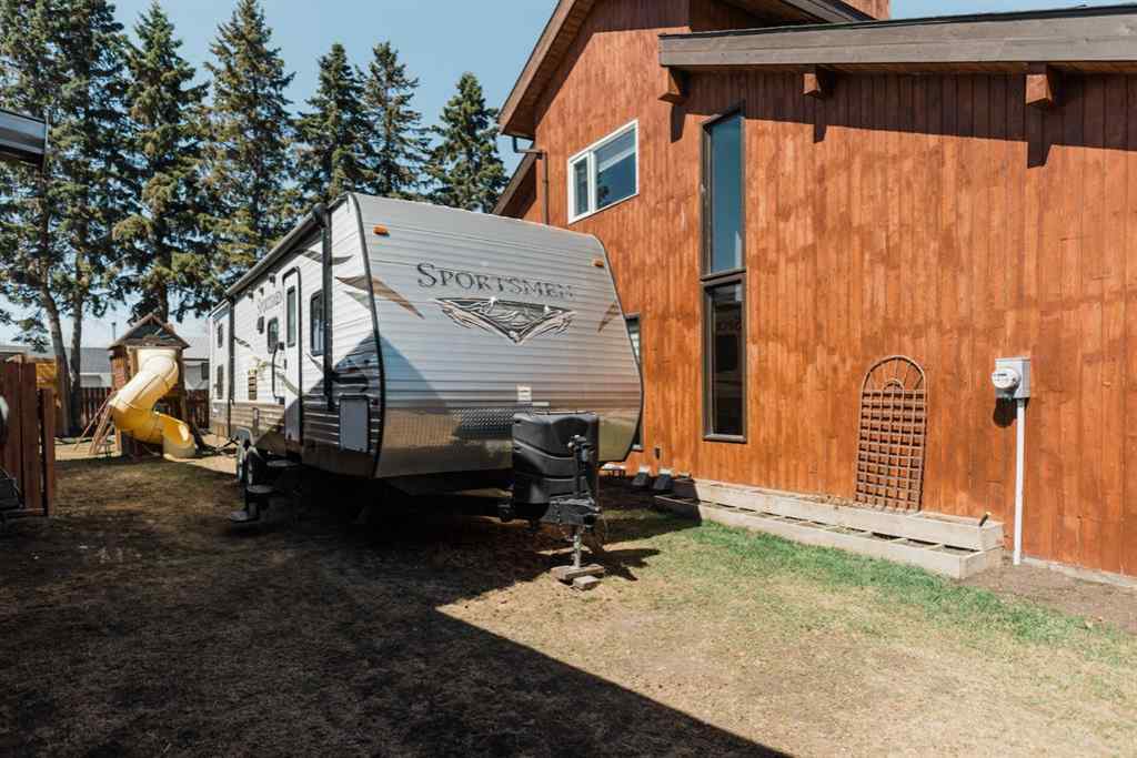 136 Cowley Bay Fort McMurray, Alberta, T9K 1G5 MLS® A1107370