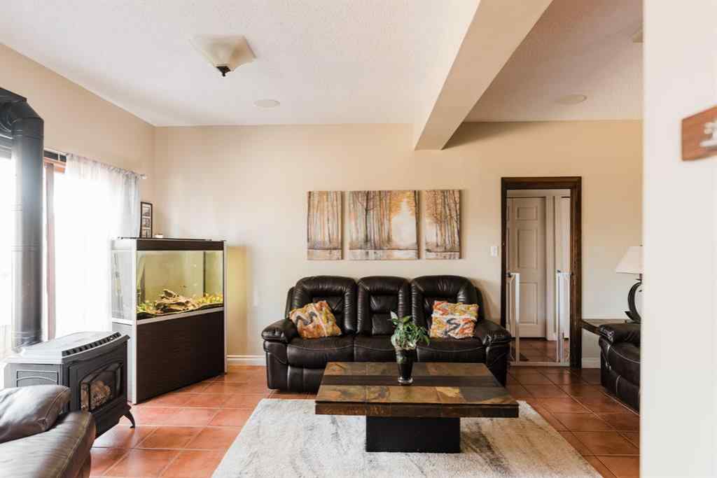 136 Cowley Bay Fort McMurray, Alberta, T9K 1G5 MLS® A1107370