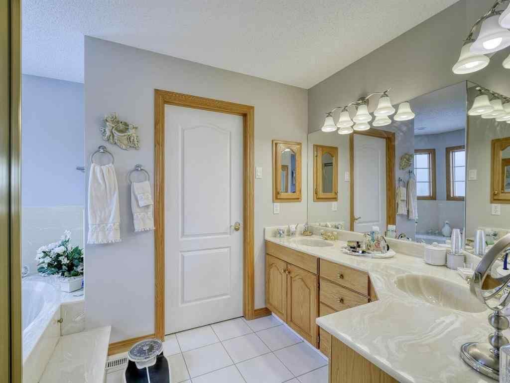 MLS® A1109040 - 254209 Woodland Road  in Bearspaw_Calg Rural Rocky View County, Residential