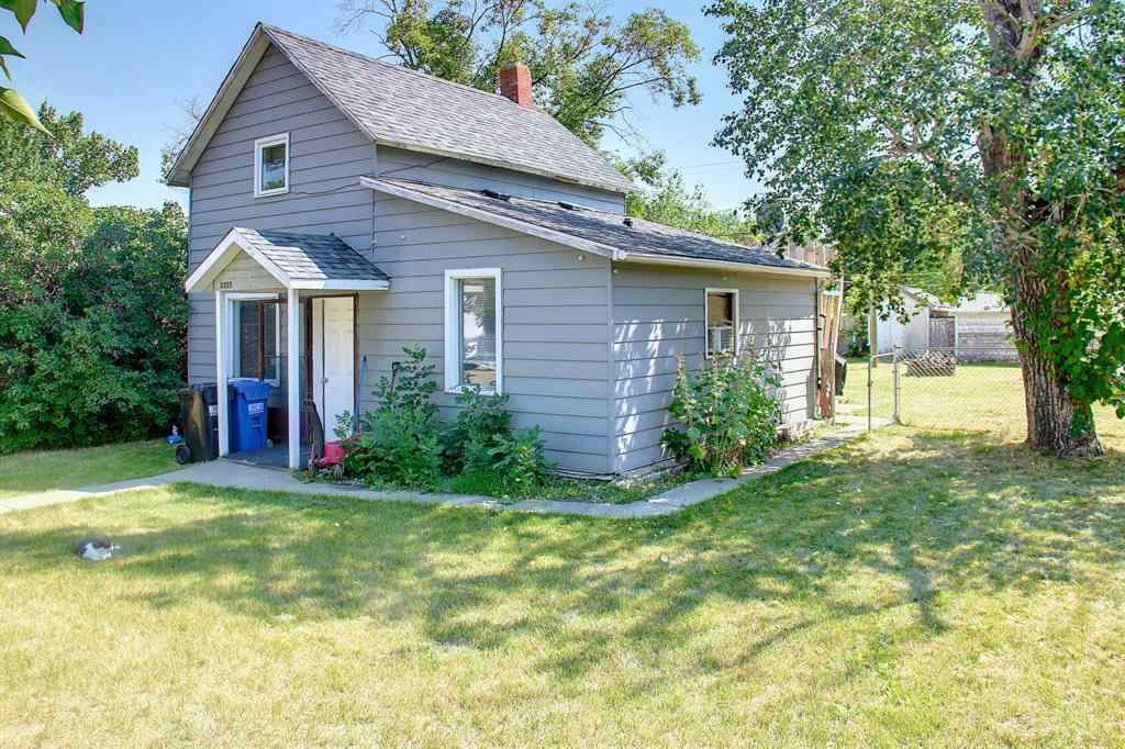 MLS® A2000439 2215 21 Street Nanton, Alberta, T0L1R0