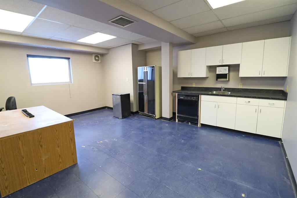 MLS® A2012039 - Unit #126 1530 27 Avenue NE in South Airways Calgary, Commercial