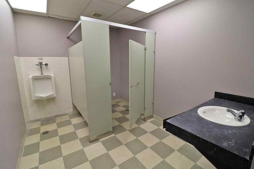 MLS® A2012039 - Unit #126 1530 27 Avenue NE in South Airways Calgary, Commercial