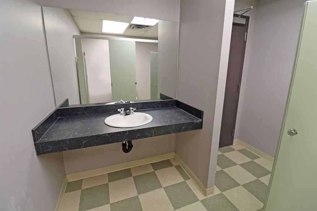 MLS® A2012039 - Unit #126 1530 27 Avenue NE in South Airways Calgary, Commercial