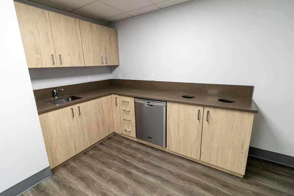 MLS® A2055478 - Unit #Second Floor 2411 4 Street NW in Mount Pleasant Calgary, Commercial