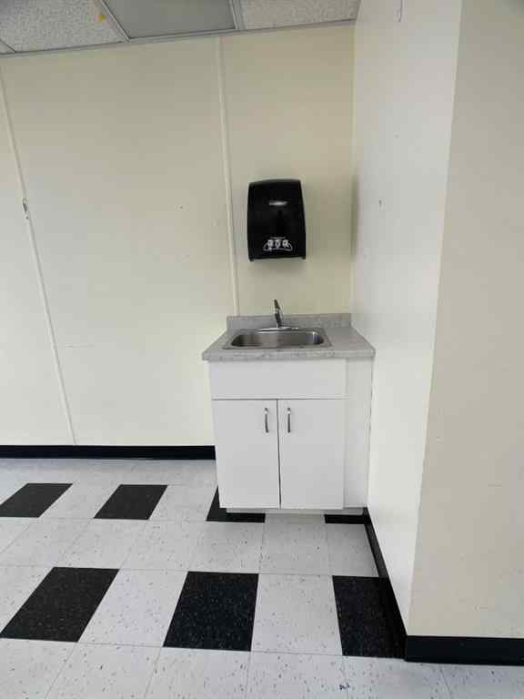MLS® A2057929 - 211 Main Street SW   in NONE Falher, Commercial