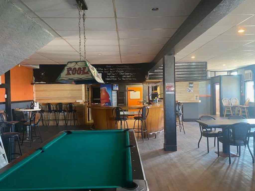 MLS® A2074258 - 5007 49 Street  in Irma Irma, Commercial