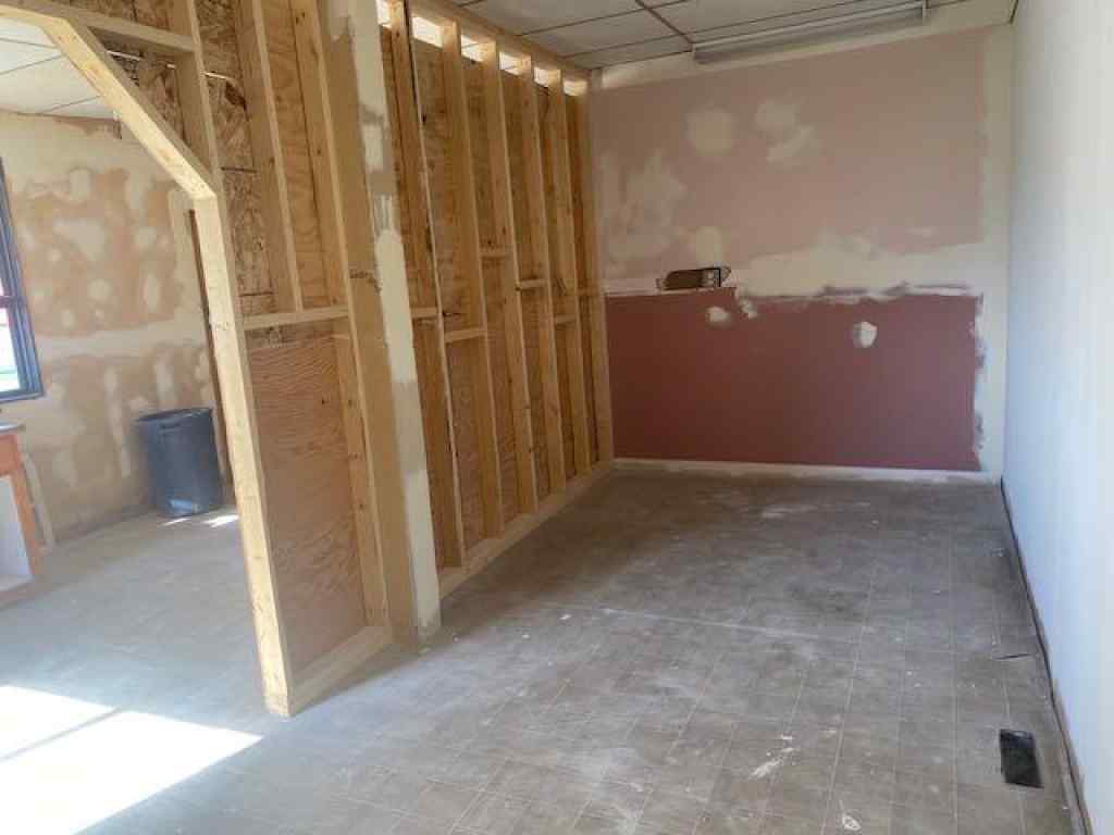 MLS® A2074258 - 5007 49 Street  in Irma Irma, Commercial