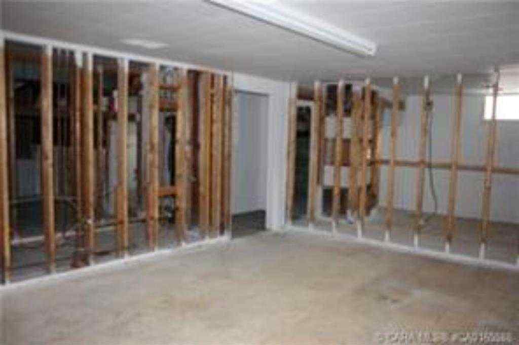 MLS® A2076481 - 5035 50 Street  in Hardisty Hardisty, Commercial