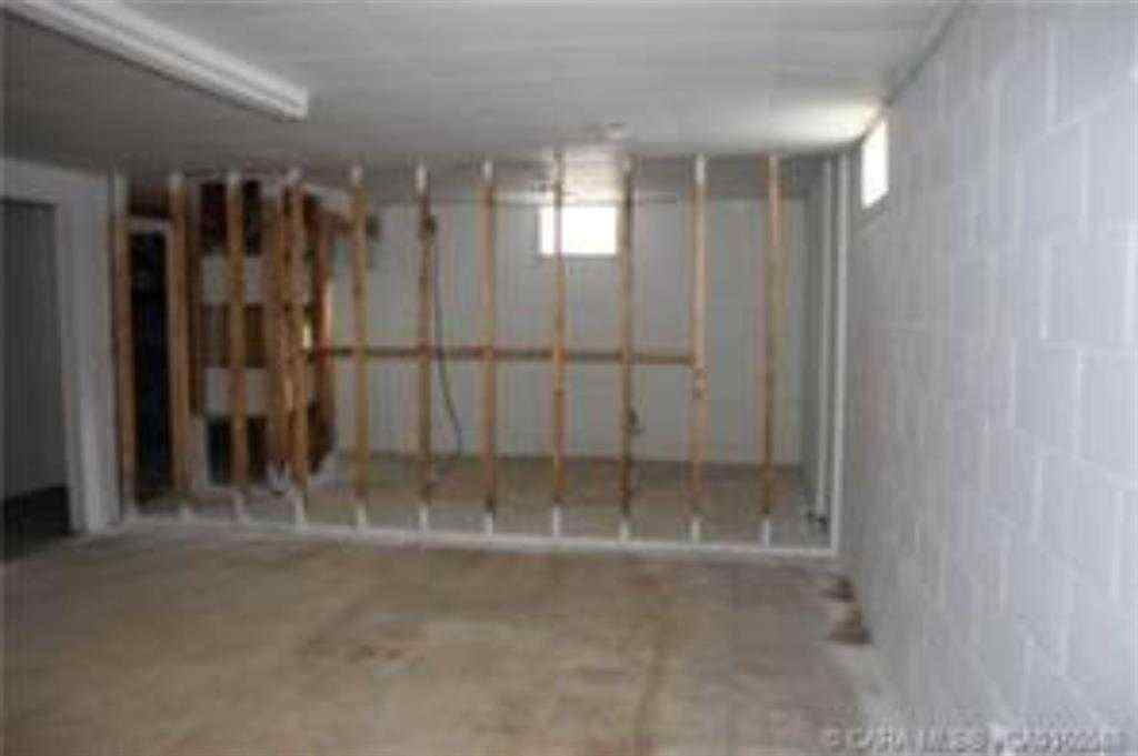 MLS® A2076481 - 5035 50 Street  in Hardisty Hardisty, Commercial