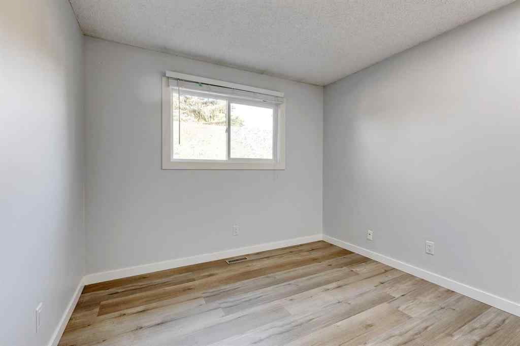 MLS® A2081808 1424 Lake Ontario Drive SE Calgary, Alberta, T2J 3G6