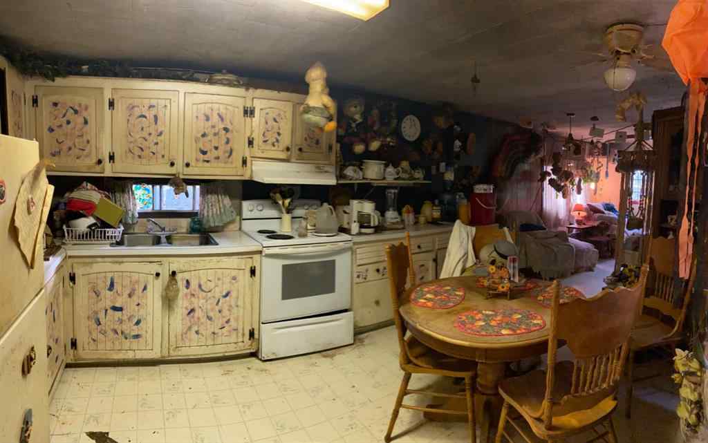 MLS® A2084132 - 284 River Drive  in East Coulee Drumheller, Residential