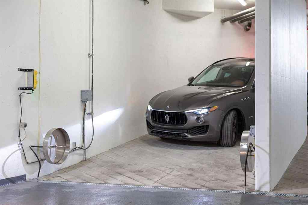 MLS® A2090060 - Unit #109 738 1 Avenue SW in Eau Claire Calgary, Residential