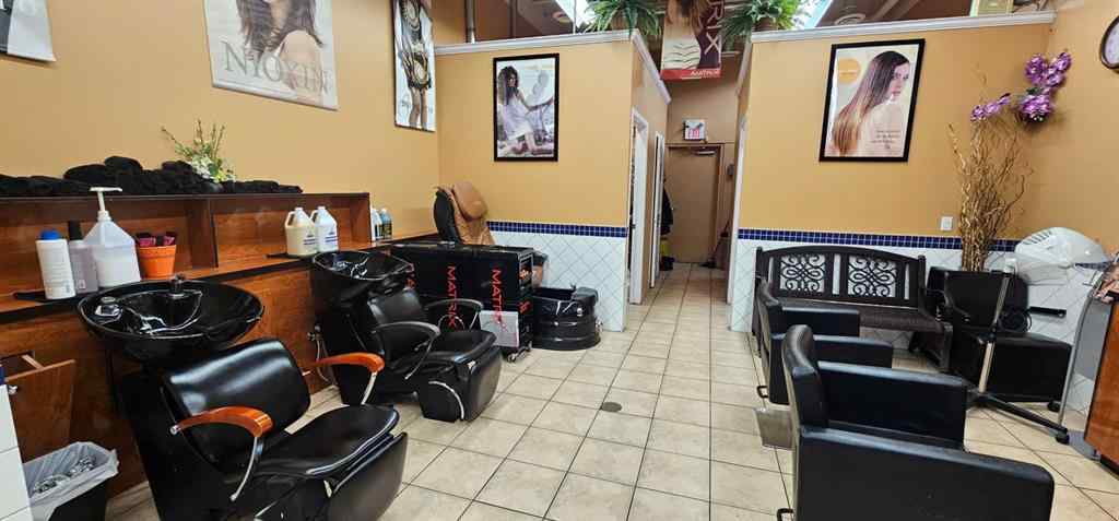 MLS® A2090461 - Unit #123 AIRDRIE AIRDRIE   in East Lake Industrial Airdrie, Commercial