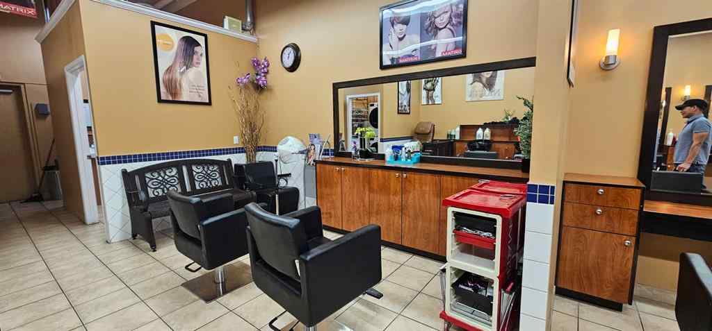MLS® A2090461 - Unit #123 AIRDRIE AIRDRIE   in East Lake Industrial Airdrie, Commercial