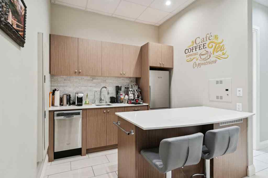 MLS® A2090759 - 934 6 Avenue SW in Downtown Commercial Core Calgary, Commercial