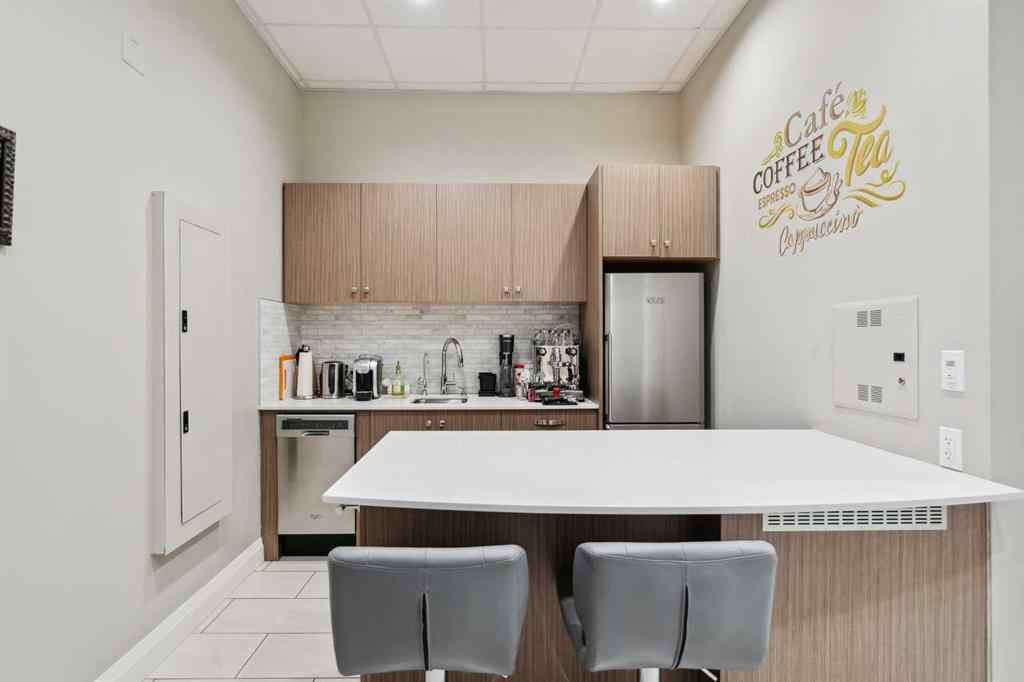 MLS® A2090759 - 934 6 Avenue SW in Downtown Commercial Core Calgary, Commercial