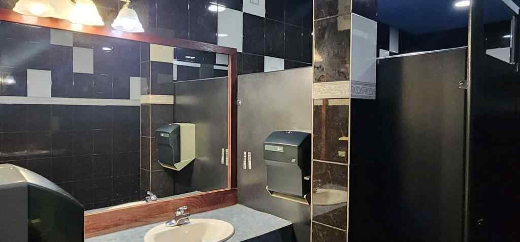MLS® A2094803 - Unit #1002 37 Street SW   in Rosscarrock Calgary, Commercial