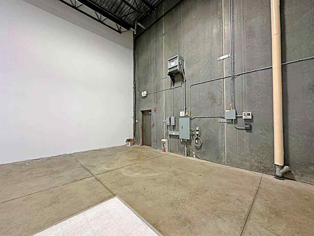 MLS® A2095504 - Unit #308 400 Mackenzie Boulevard  in Mackenzie Park Fort McMurray, Commercial