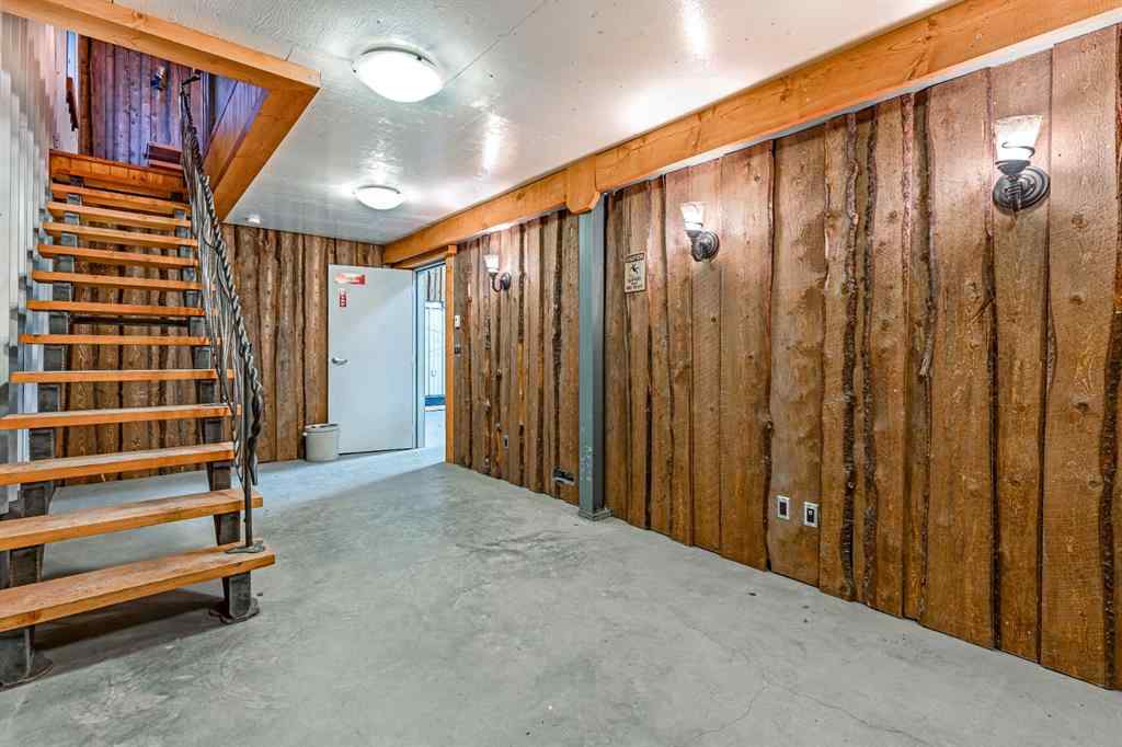 MLS® A2096461 - 365 Railway Street W in Downtown Cochrane, Commercial