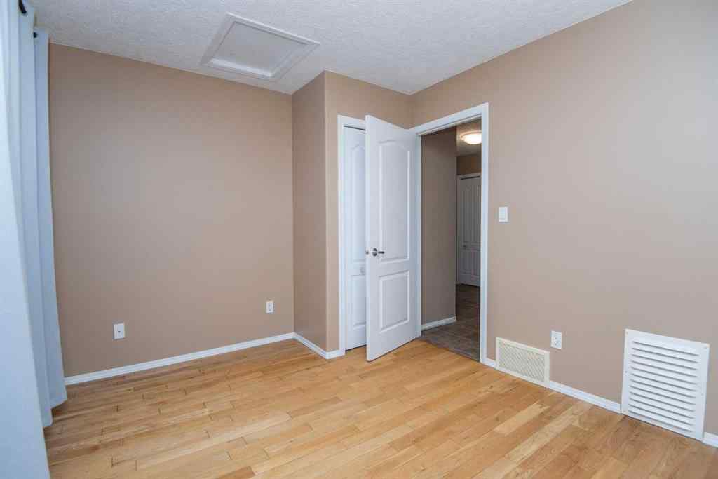 MLS® A2100533 - 3402 3 Township Road 392   in NONE Rural Lacombe County, Residential