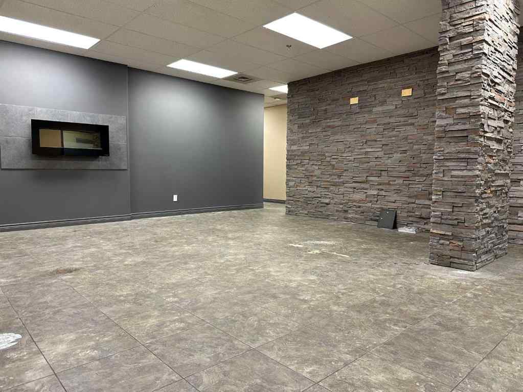 MLS® A2103766 - Unit #200 B 10006 101 Avenue  in Central Business District Grande Prairie, Commercial