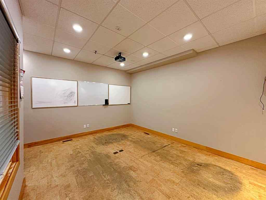 MLS® A2116428 - Unit #6B 380 Mackenzie Boulevard  in Mackenzie Park Fort McMurray, Commercial
