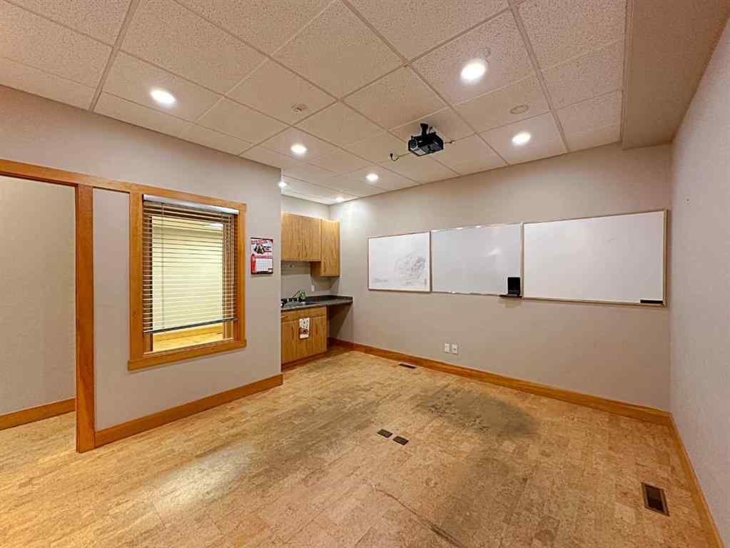 MLS® A2116428 - Unit #6B 380 Mackenzie Boulevard  in Mackenzie Park Fort McMurray, Commercial