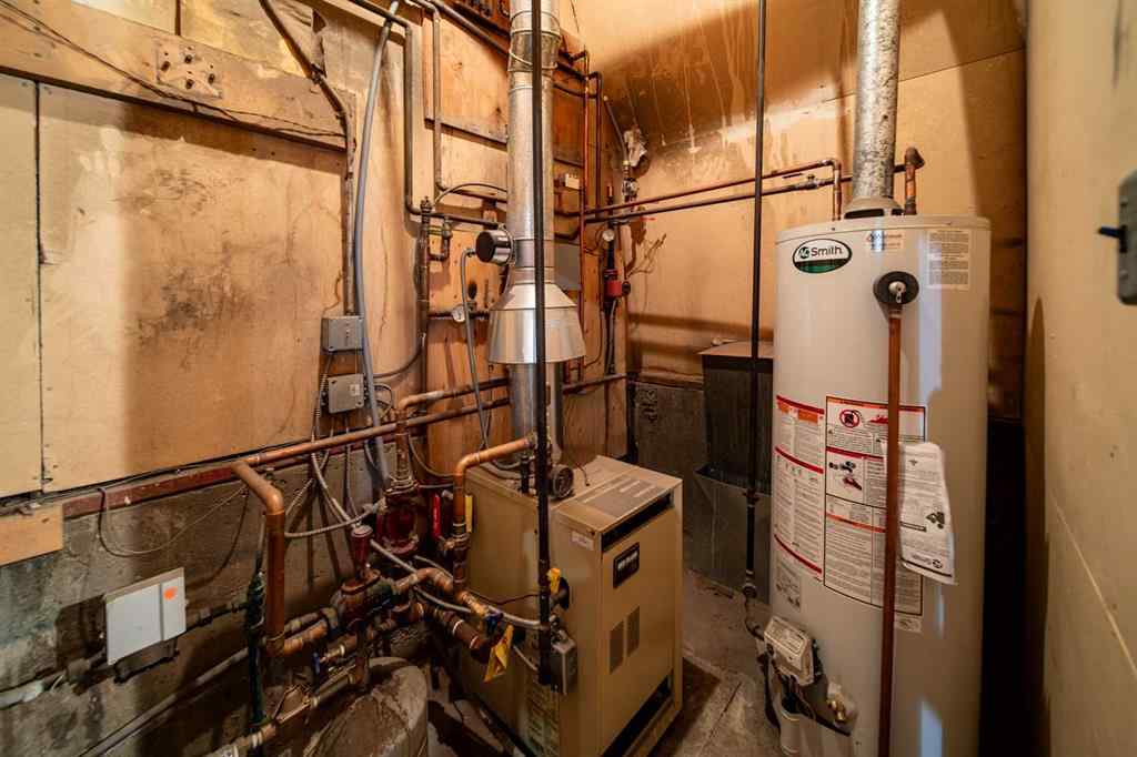 MLS® A2117096 - 810 1 Avenue  in Wainwright Wainwright, Commercial