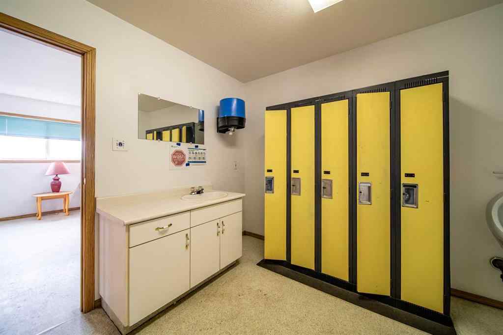 MLS® A2117096 - 810 1 Avenue  in Wainwright Wainwright, Commercial