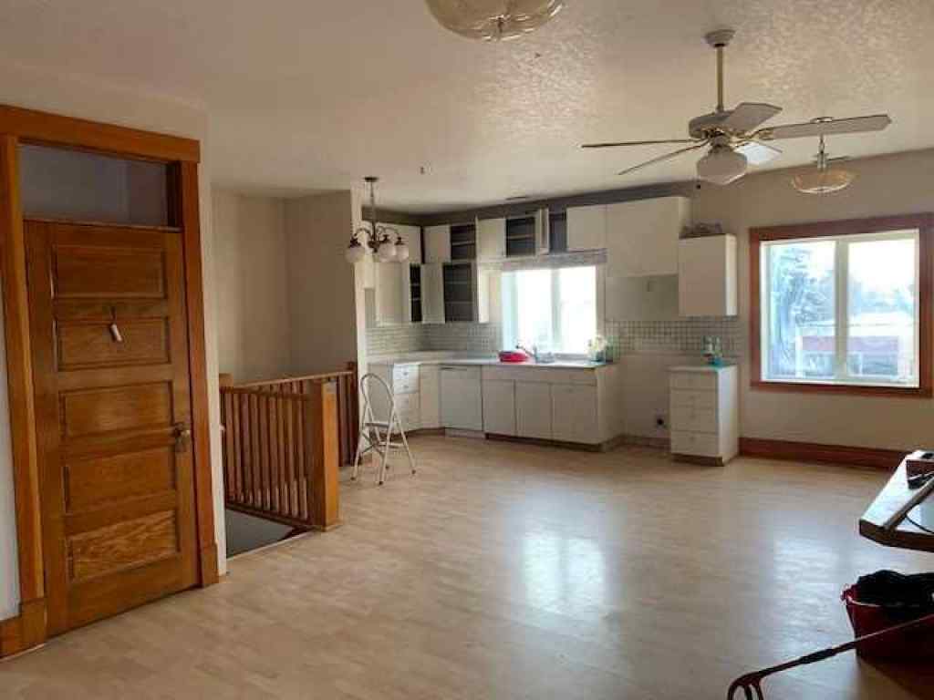 MLS® A2121741 - 5118 50 Street  in Hardisty Hardisty, Commercial