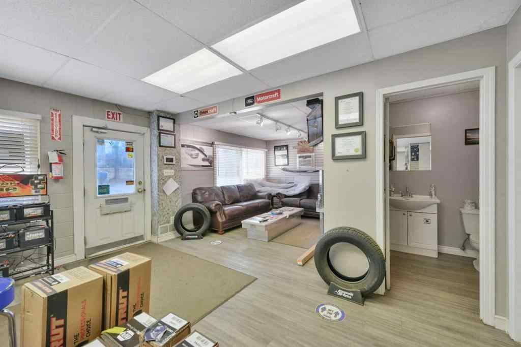 MLS® A2125902 - 5016 50 Avenue  in Downtown Sylvan Lake, Commercial
