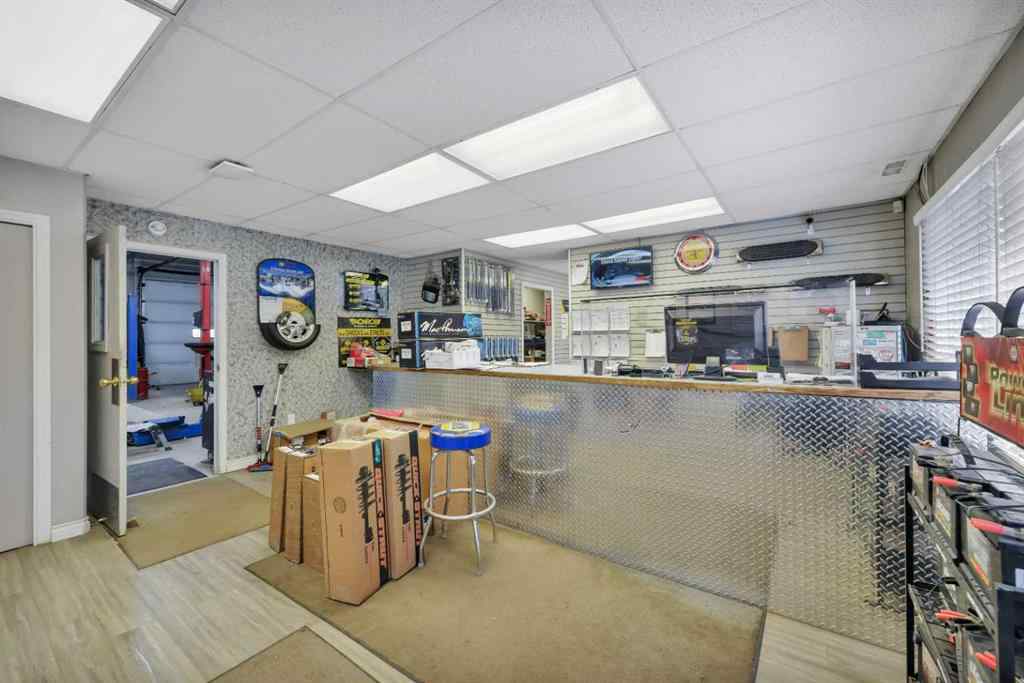 MLS® A2125902 - 5016 50 Avenue  in Downtown Sylvan Lake, Commercial