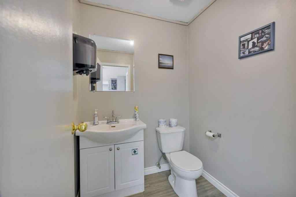 MLS® A2125902 - 5016 50 Avenue  in Downtown Sylvan Lake, Commercial