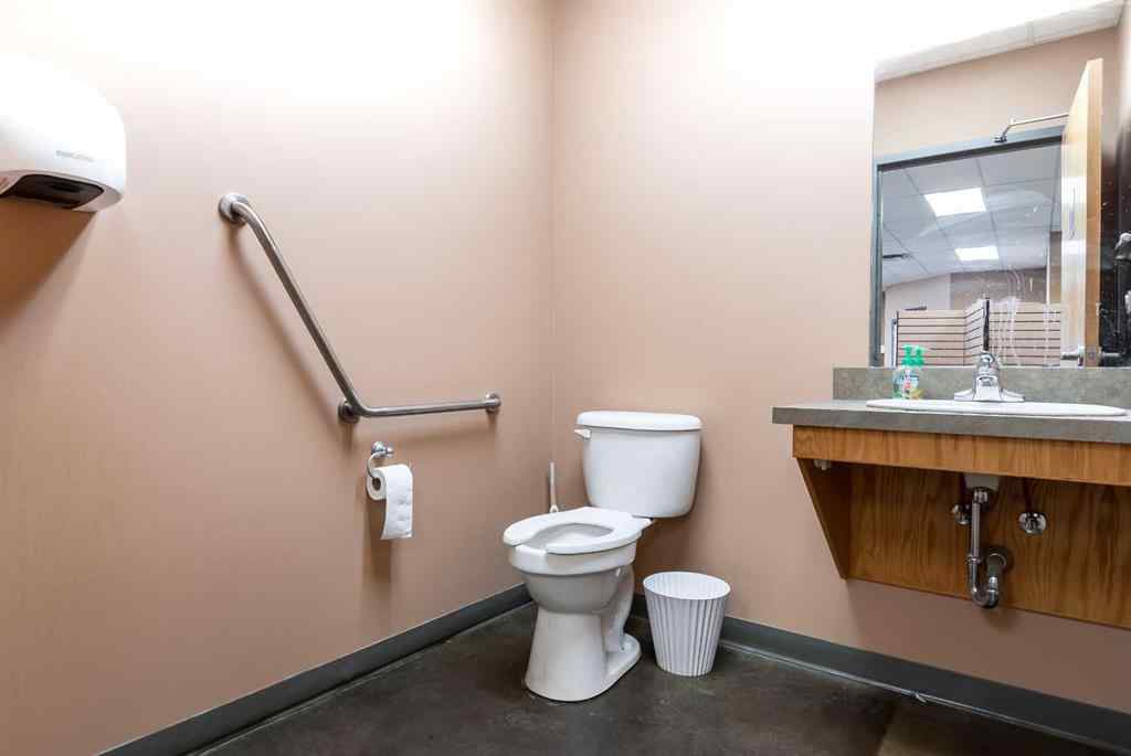 MLS® A2127332 - 662 16 Street SW in South West Industrial Medicine Hat, Commercial