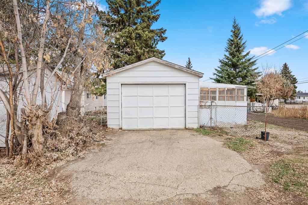 MLS® A2127353 - 207 5 Avenue SE   in NONE Manning, Residential