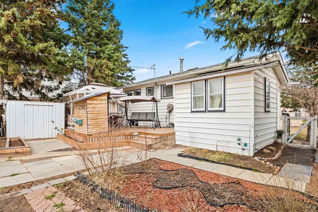 MLS® A2127353 - 207 5 Avenue SE   in NONE Manning, Residential