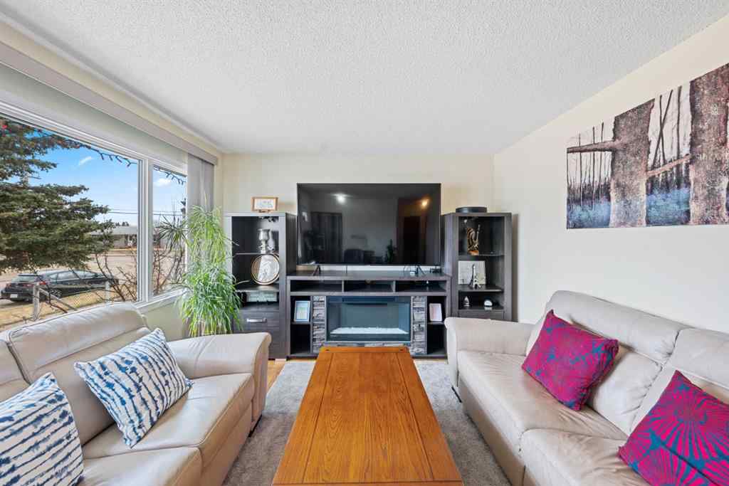 MLS® A2127353 - 207 5 Avenue SE   in NONE Manning, Residential