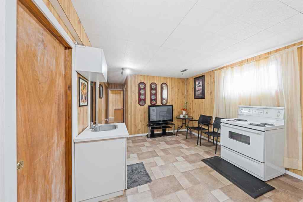 MLS® A2127353 - 207 5 Avenue SE   in NONE Manning, Residential
